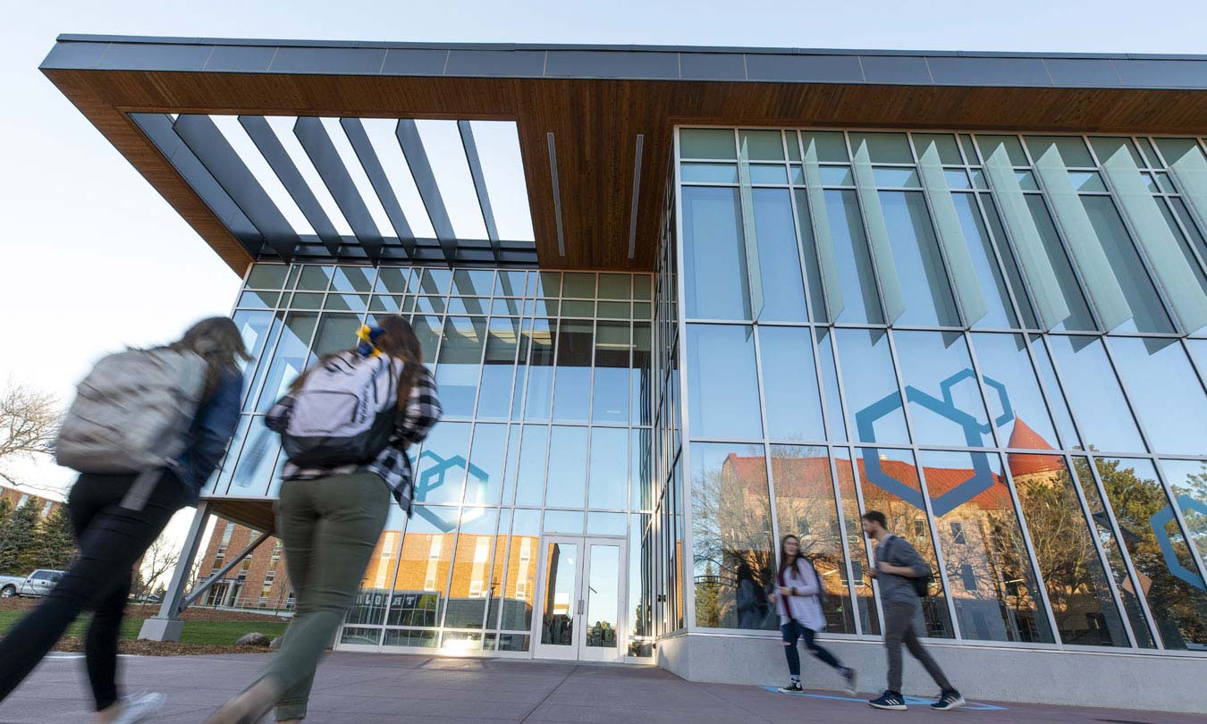 Student's walking to class in Beacom